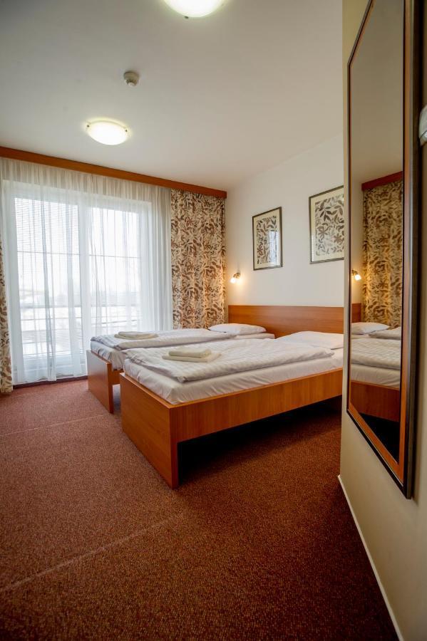 Wellness Hotel Thermal Štúrovo Exterior foto